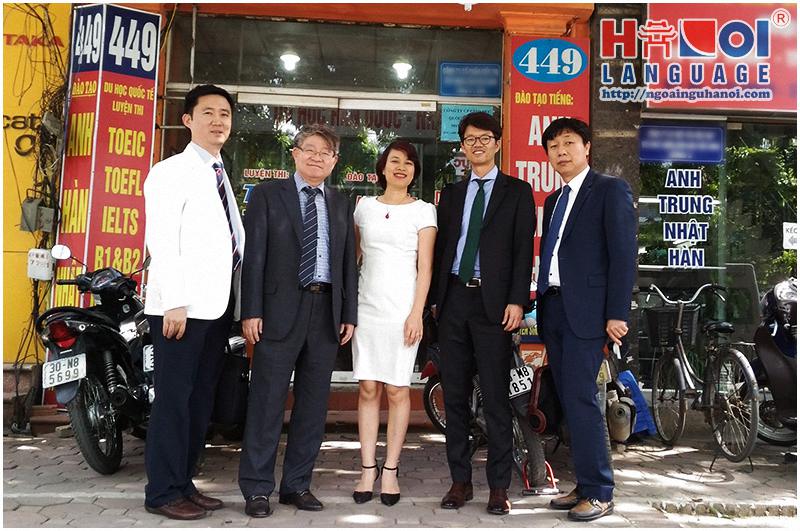 Thay-intae-jeong-hop-tac hoc-tieng-han-cao-cap