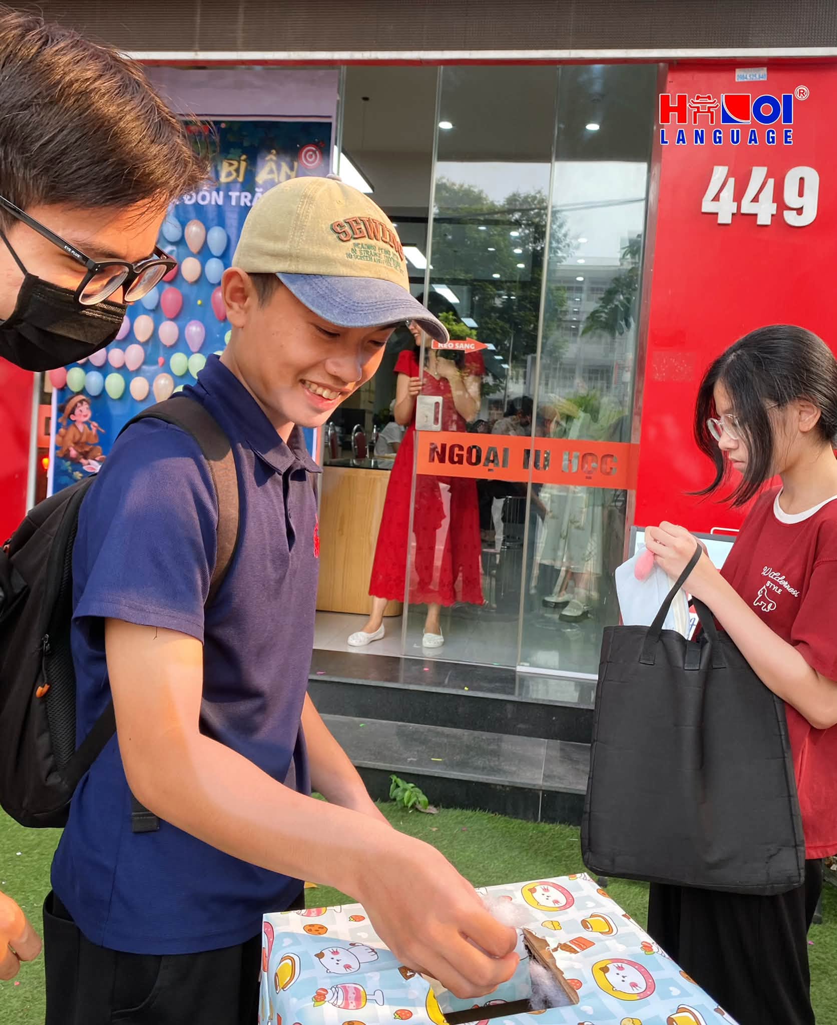 Tết Đoàn Viên 2026 tại Ngoại Ngữ Hà Nội: Nhìn Lại Hoạt Động “Thiên Cung Xạ Bích”